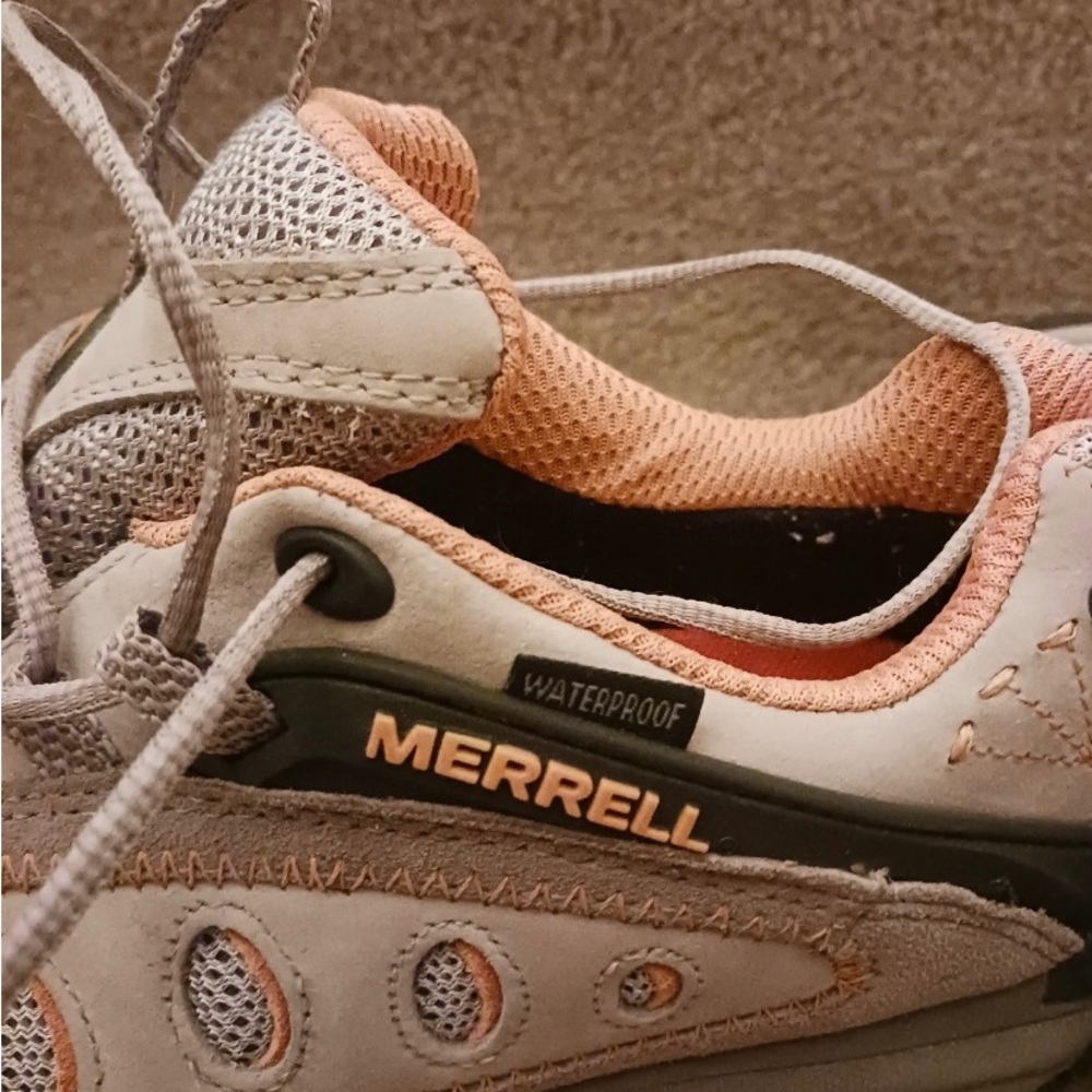 Women’s Merrell Shoes - Picture 5 of 7